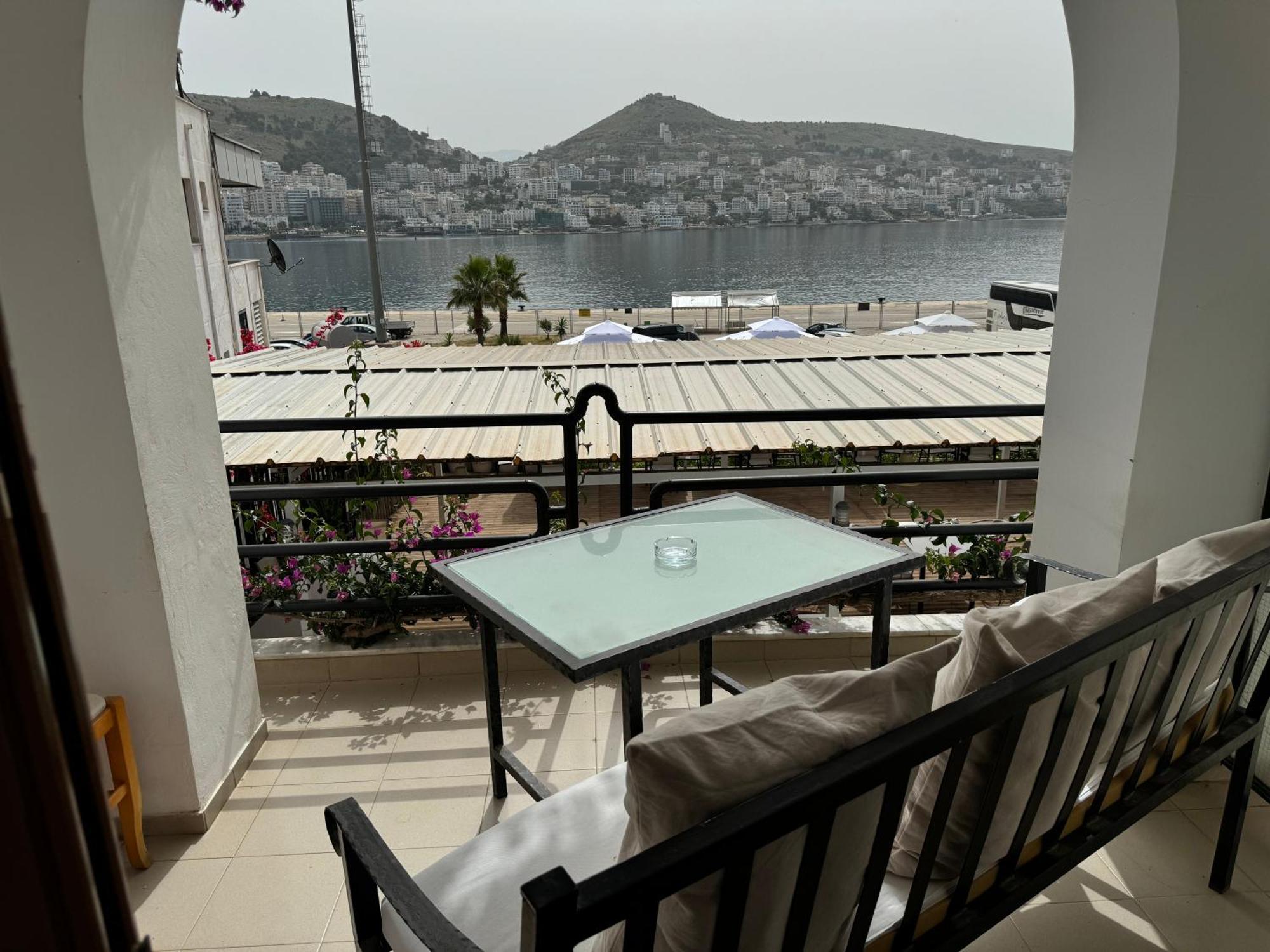 Vila Onhezmi Sarandë Buitenkant foto